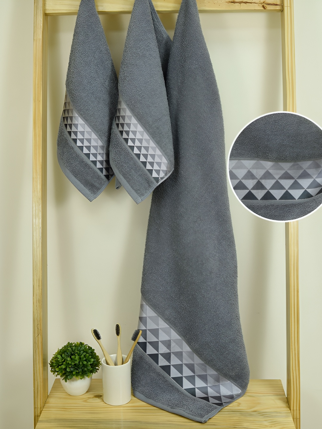

Aura Art Gallary Grey 3 Pieces Printed Cotton 380 GSM Towels