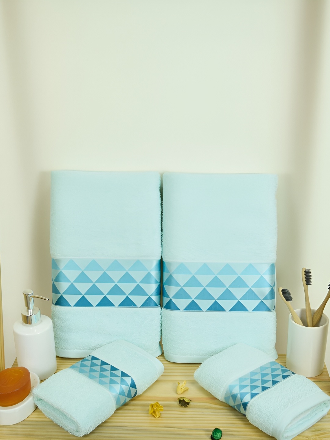 

Aura Art Gallary Turquoise Blue 4 Pieces Printed Cotton 380 GSM Towels