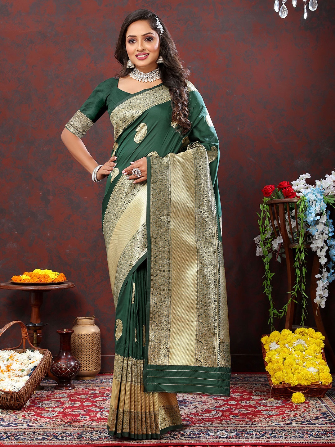 

NIWAA Paisley Zari Banarasi Saree, Green