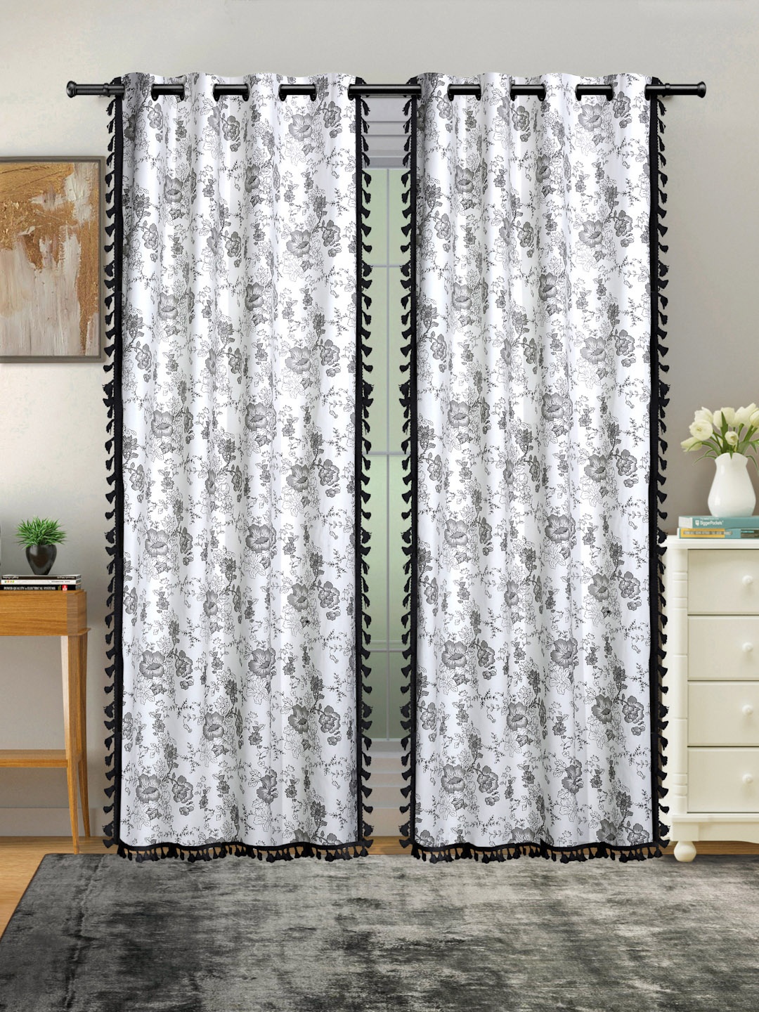 

Cortina White & Grey 2 Pcs Floral Room Darkening Cotton Long Door Curtain