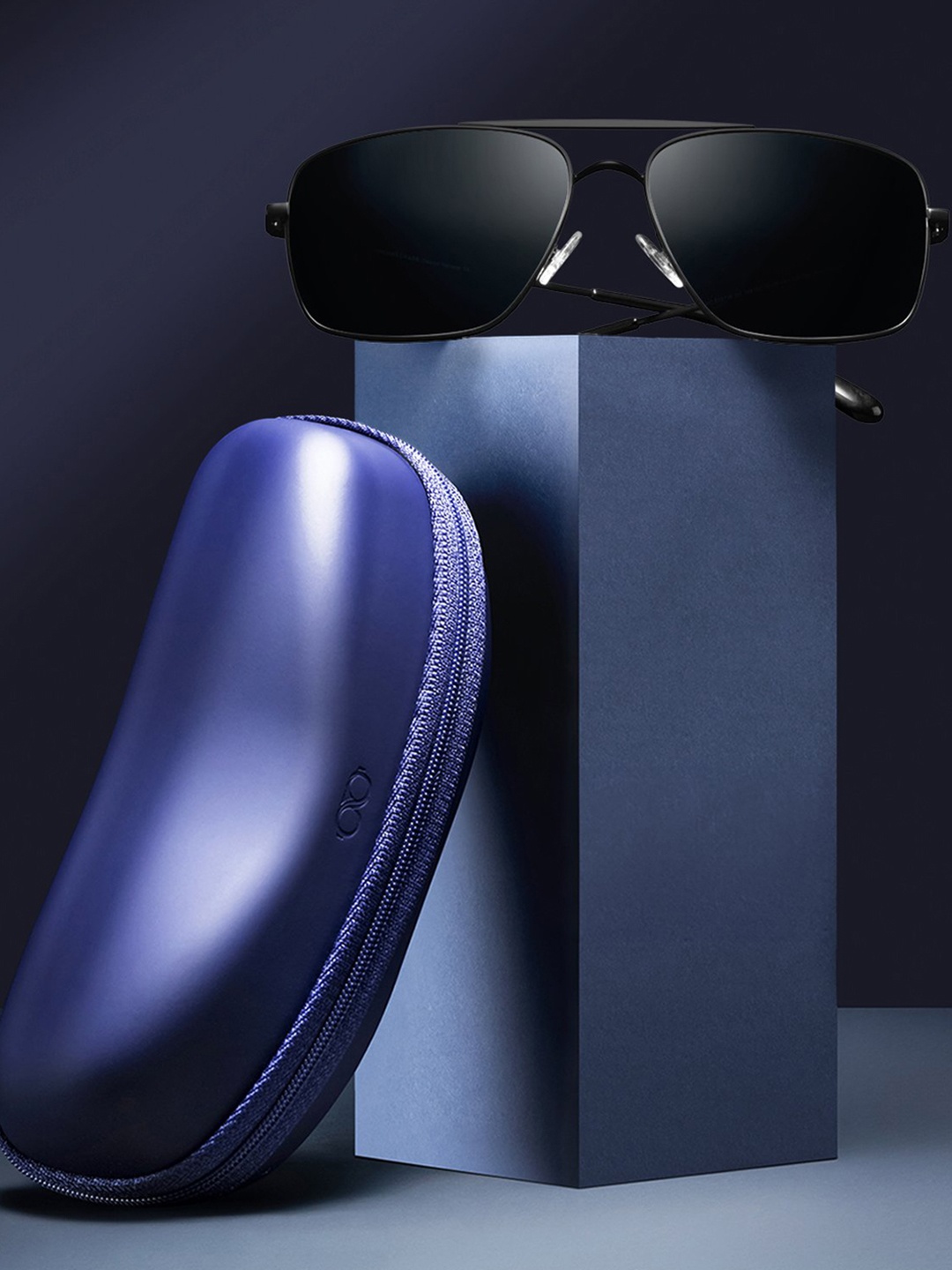

Vincent Chase by Lenskart Unisex Lens & Rectangle Sunglasses with Polarised and UV Protected Lens, Black