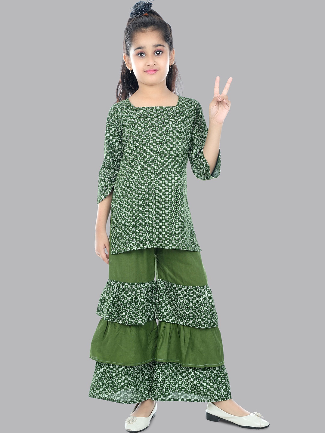 

BAESD Green Printed Regular Kurta with Sharara sets