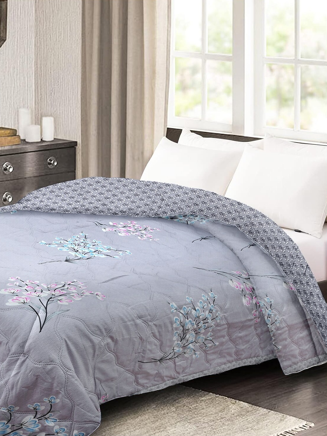 

Cortina Grey & Black 140 GSM Double Queen Quilted Reversible 3 Layer Bed Dohar