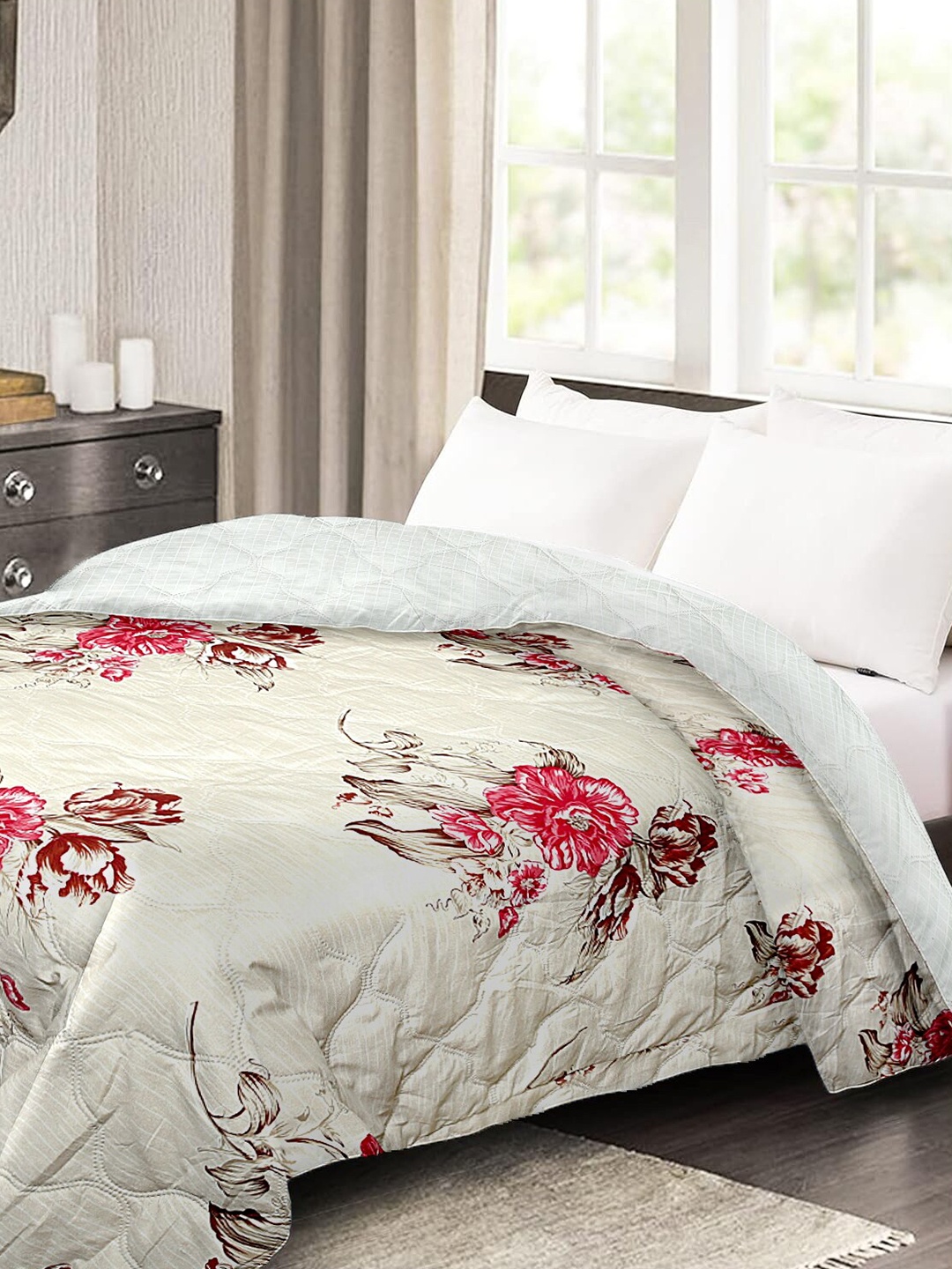 

Cortina Cream & Red 140 GSM Single Quilted Reversible 3 Layer Bed Dohar