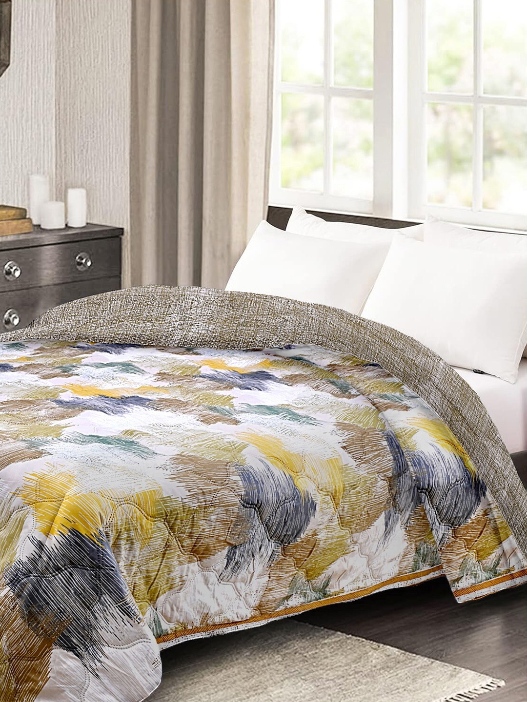 

Cortina Brown & White Abstract 140 GSM Double Queen Quilted Reversible 3 Layer Bed Dohar