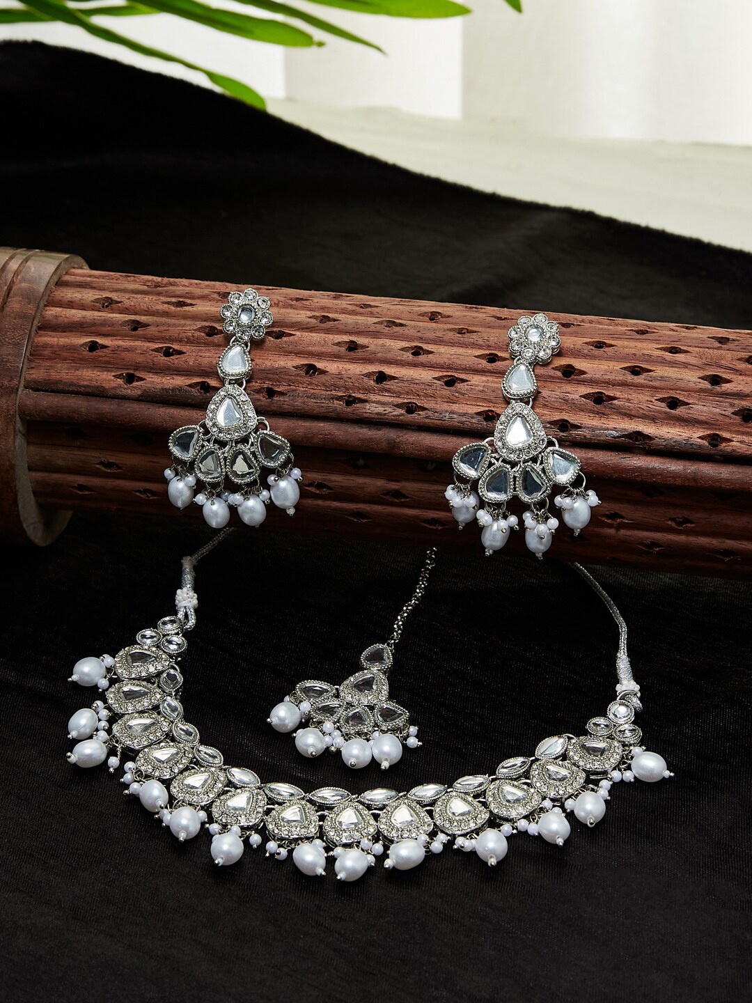 

ATIBELLE Silver Plated Kundan Studded Jewellery Set