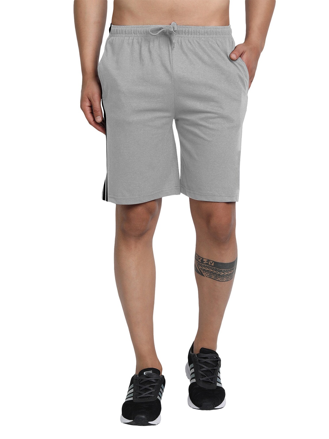 

FTX Men Mid Rise Solid Shorts, Grey