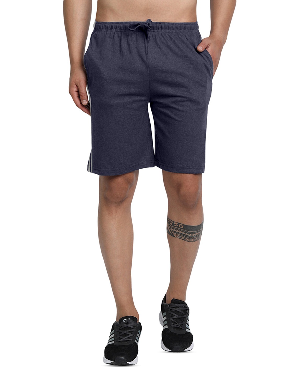 

FTX Men Mid Rise Solid Shorts, Blue