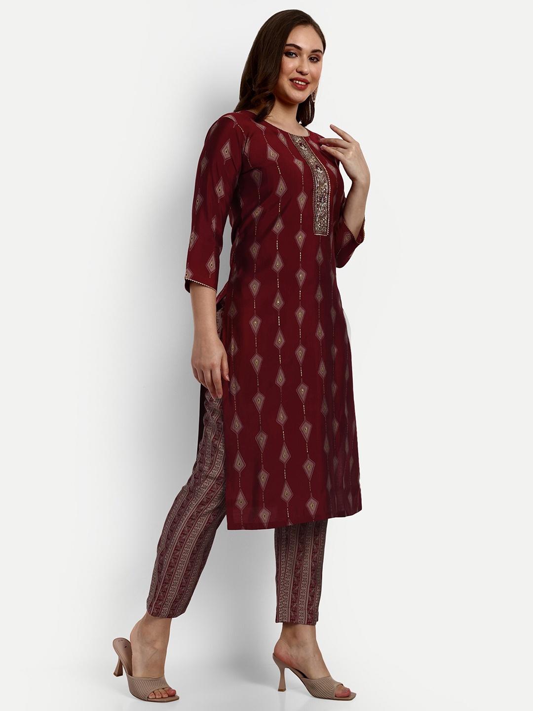 

V B SONS Ethnic Motifs Printed Kurta With Trousers & Dupatta, Red