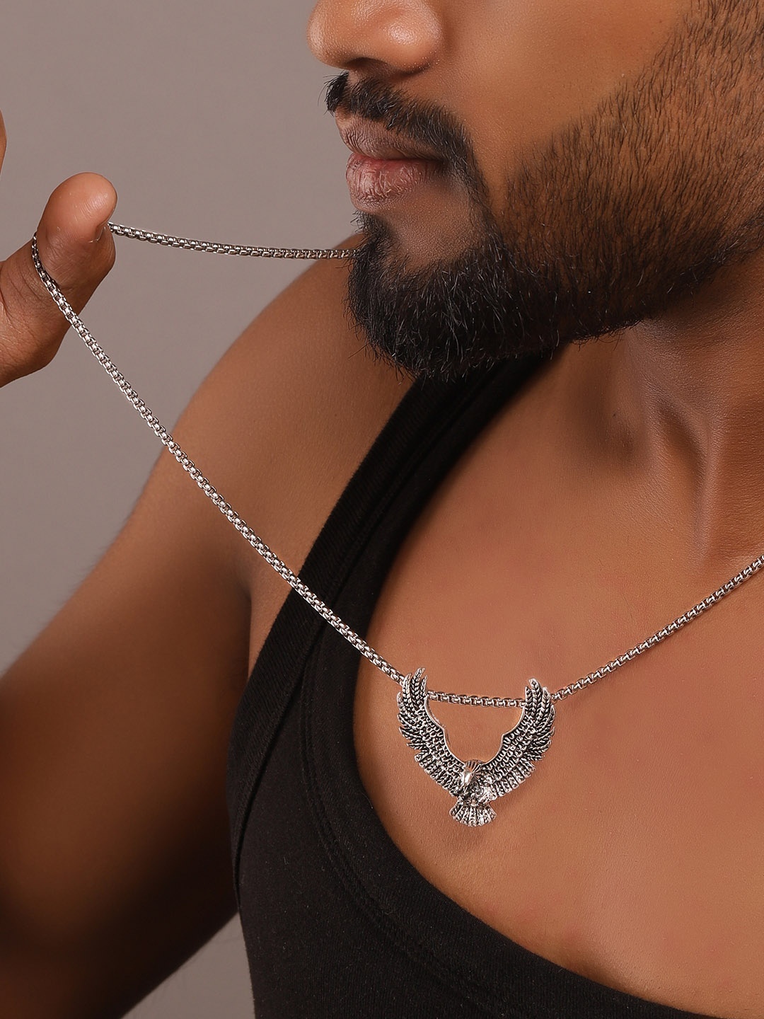 

The Roadster Lifestyle Co. Men Silver Brass Necklace With Eagel Pendant