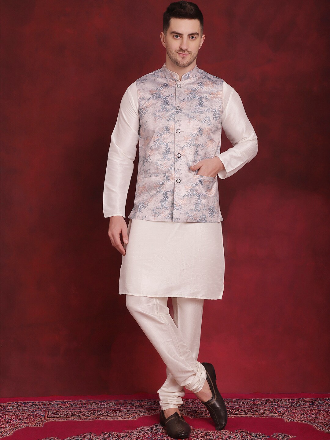 

Jompers Floral Printed Mandarin Collar Knee Length Long Sleeves Kurta with Churidar, Silver