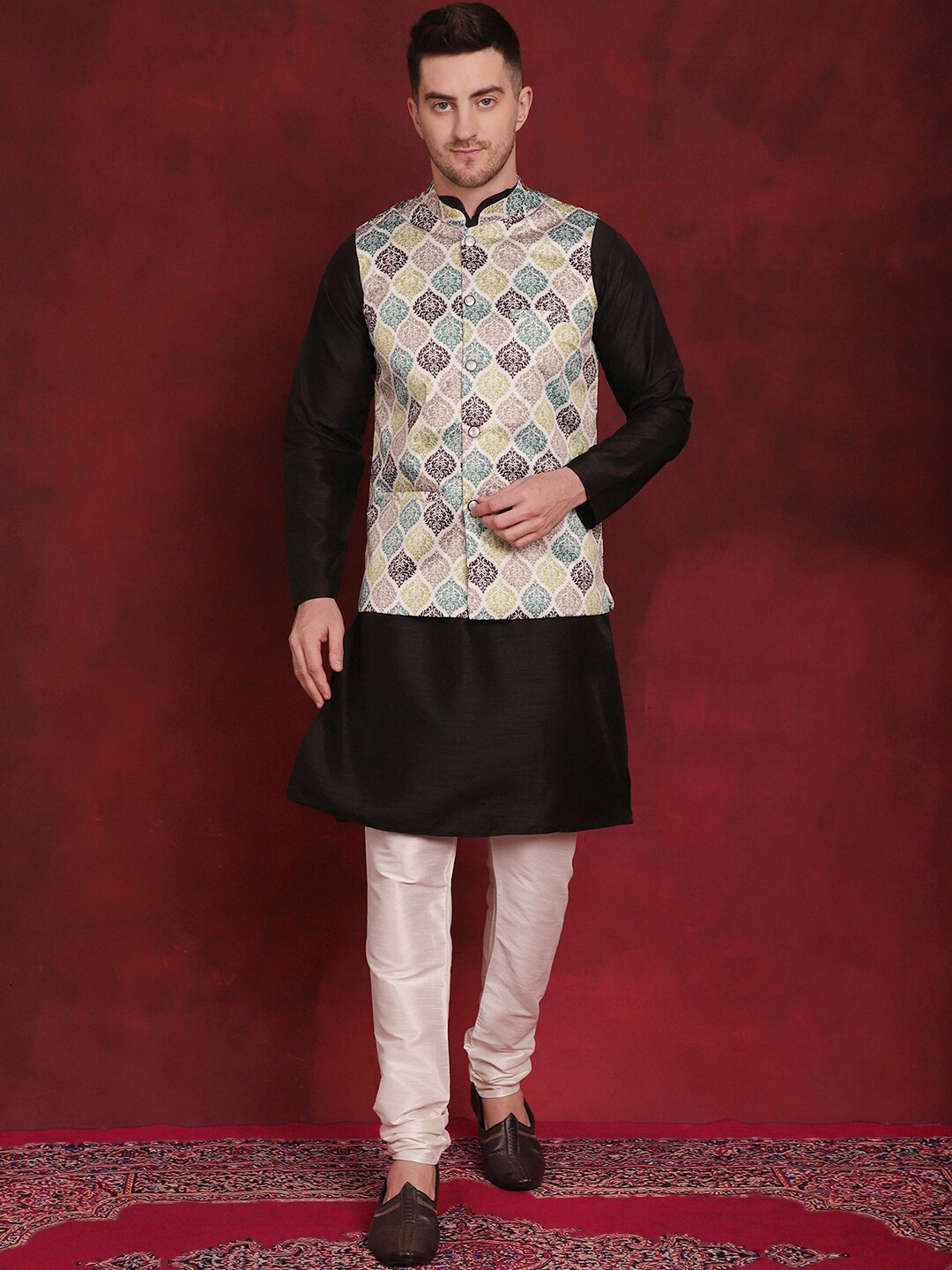 

Jompers Floral Printed Mandarin Collar Knee Length Long Sleeves Kurta with Churidar, Green