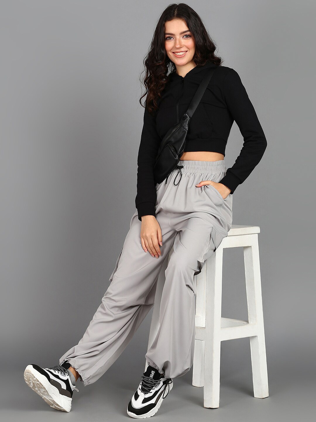 

The Roadster Lifestyle Co. Women Grey Mid Rise Plain Baggy Fit Cargos