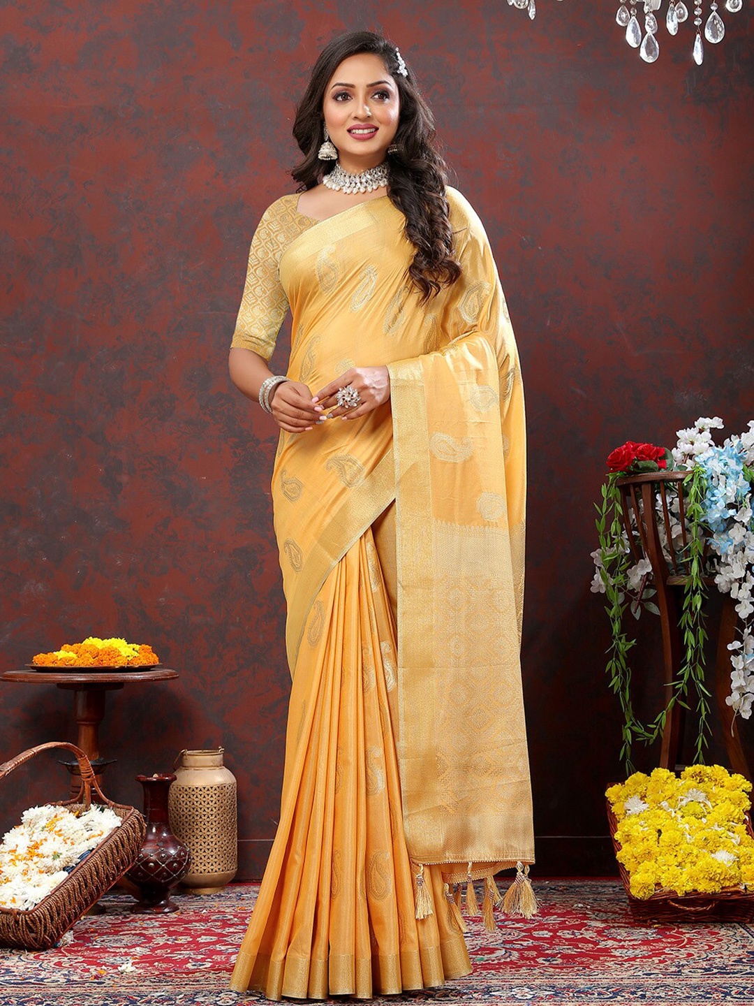 

KALINI Paisley Woven Design Zari Banarasi Saree, Gold