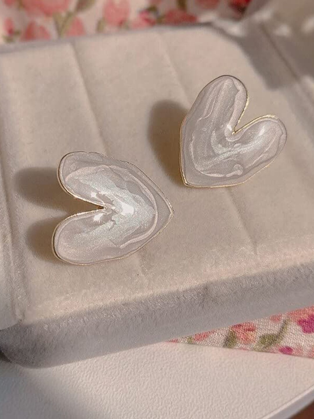 

Krelin Heart Shaped Studs Earrings, White