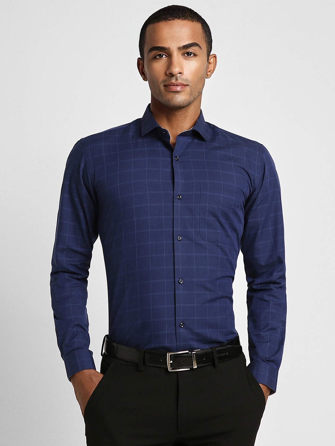 

Peter England Men Blue Checked Formal Shirt