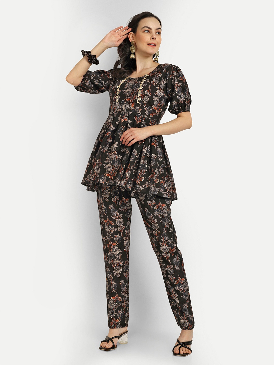 

SHINISHA Floral Printed A-Line Kurti & Trouser with Scrunchie, Black