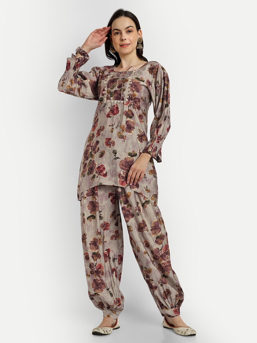 

SHINISHA Floral Printed Kurti With Trouser With Scrunchie, Beige