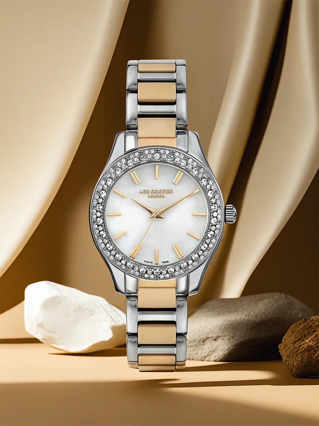 

Lee Cooper Women Embellished Dial Bracelet Style Straps Analogue Watch LC07869.520, White