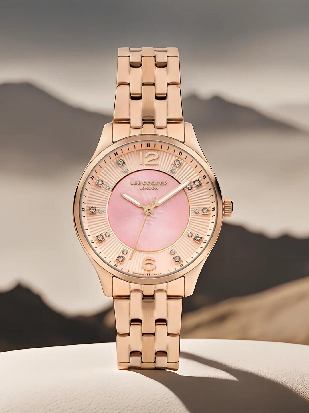 

Lee Cooper Women Embellished Dial Bracelet Style Analogue Watch LC07832.410, Rose gold