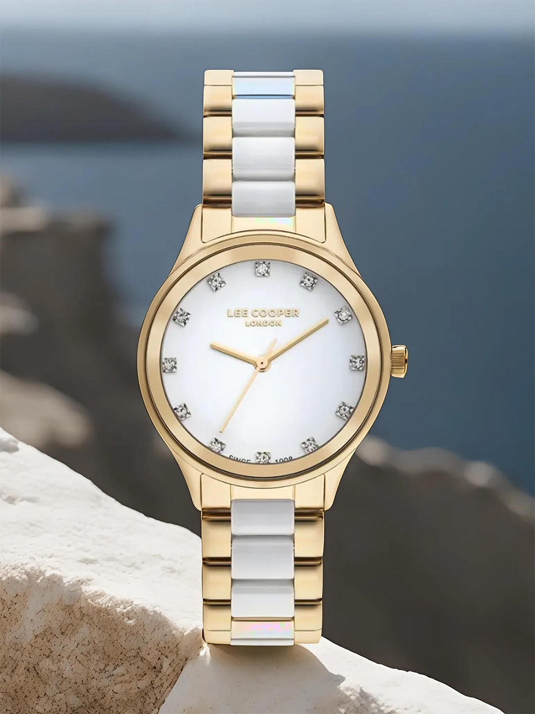 

Lee Cooper Women Mother of Pearl Dial & Stainless Steel Bracelet Style Watch LC07874.130, White