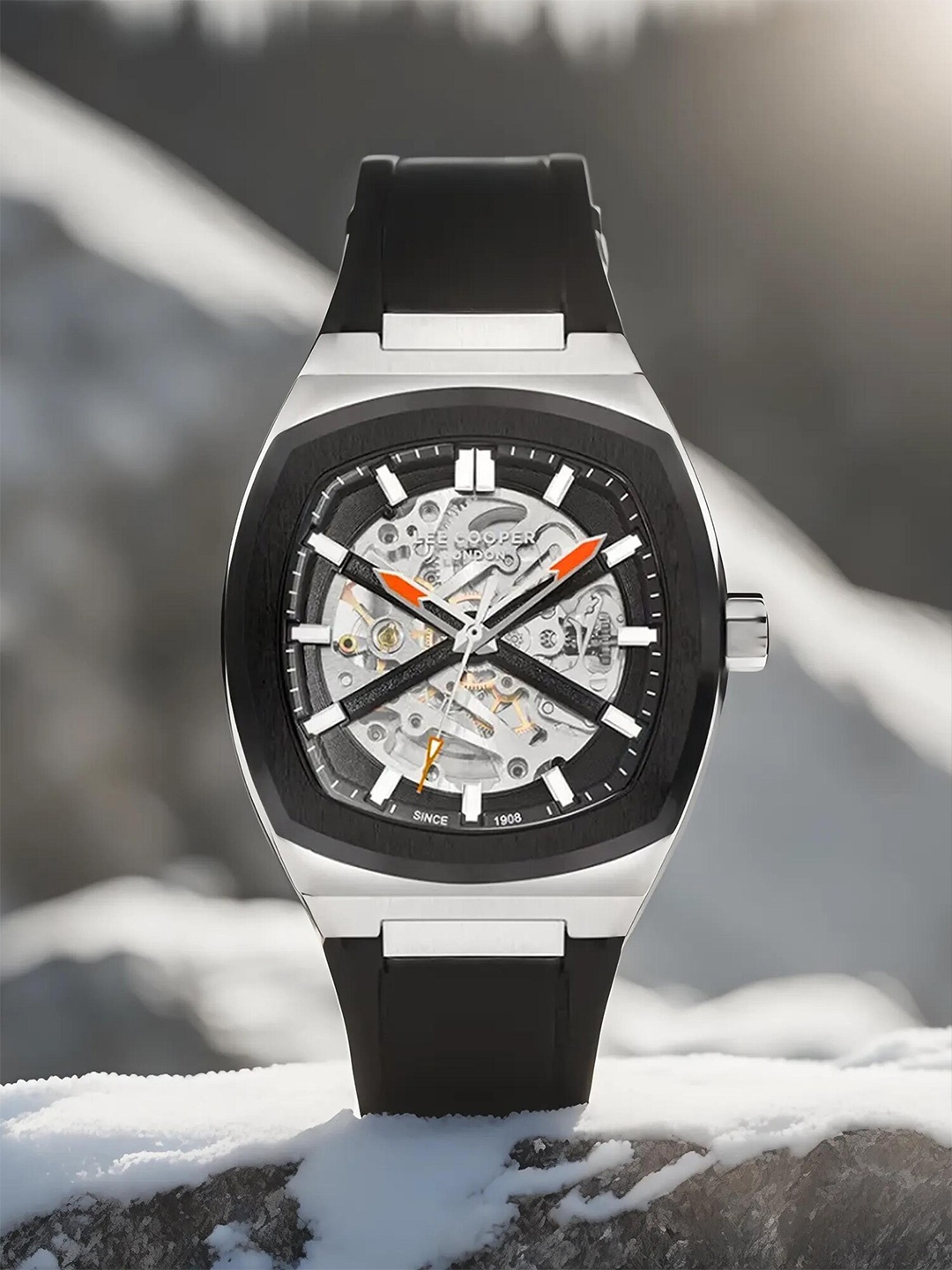 

Lee Cooper Men Skeleton Dial Analogue Automatic Motion Powered Watch LC07902.351, Black