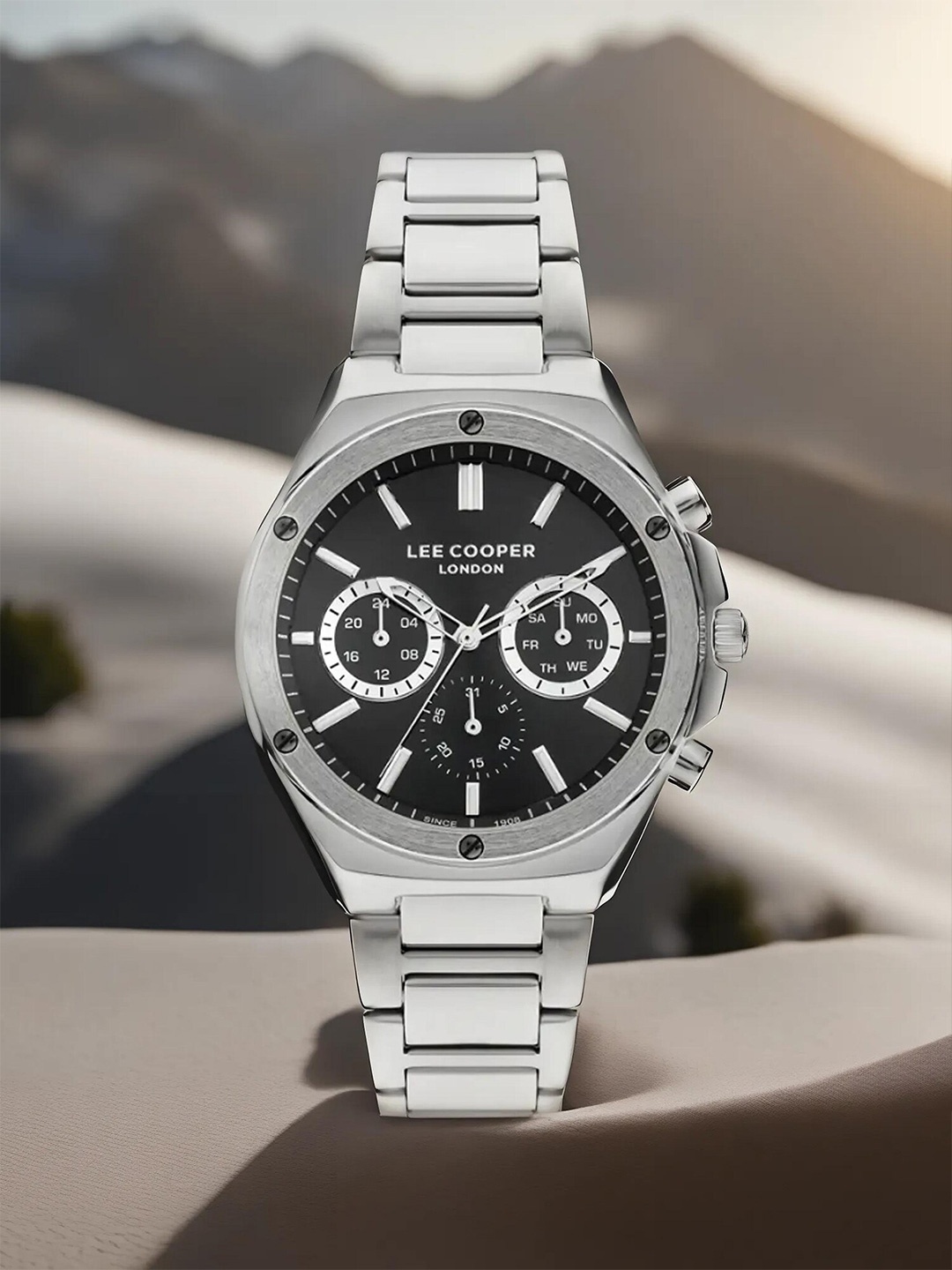 

Lee Cooper Men Stainless Steel Analogue Multi Function Watch LC07845.350, Black