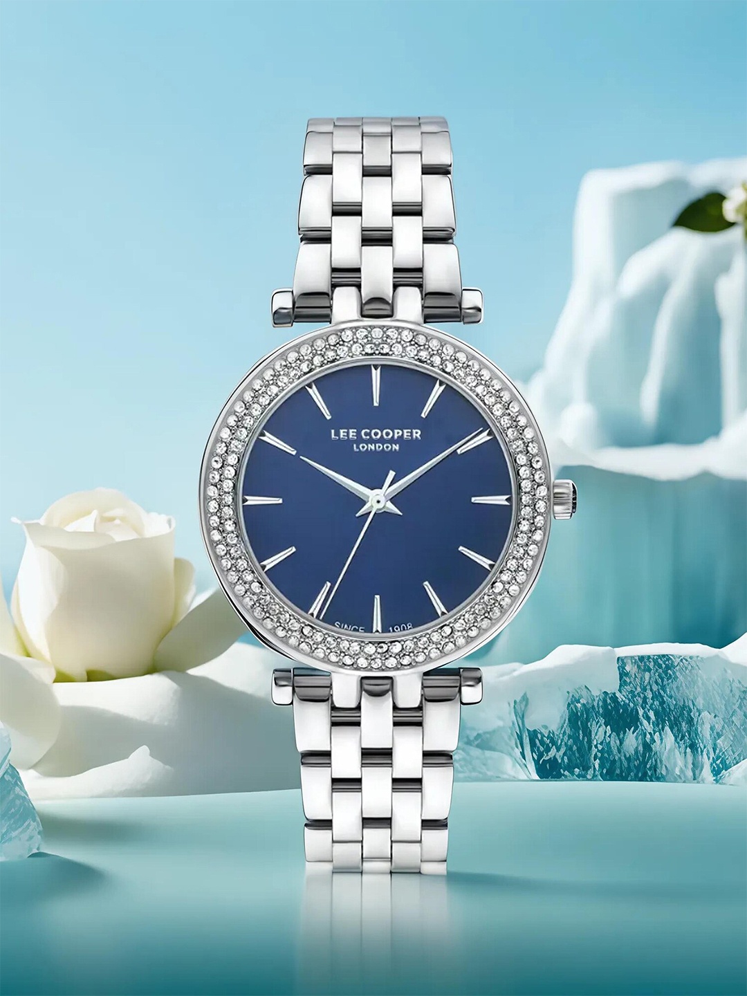 

Lee Cooper Women Bracelet Style Straps Reset Time Analogue Watch LC07864.390, Blue