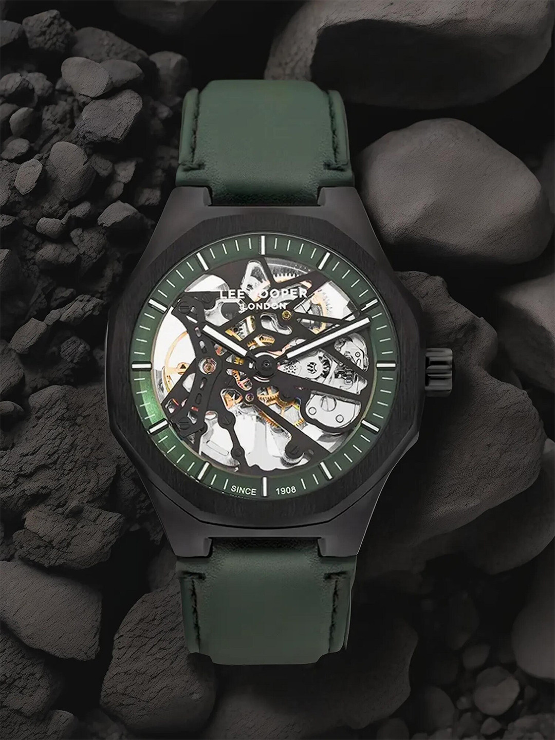 

Lee Cooper Men Leather Straps Analogue Automatic Motion Powered Watch LC07904.077, Green