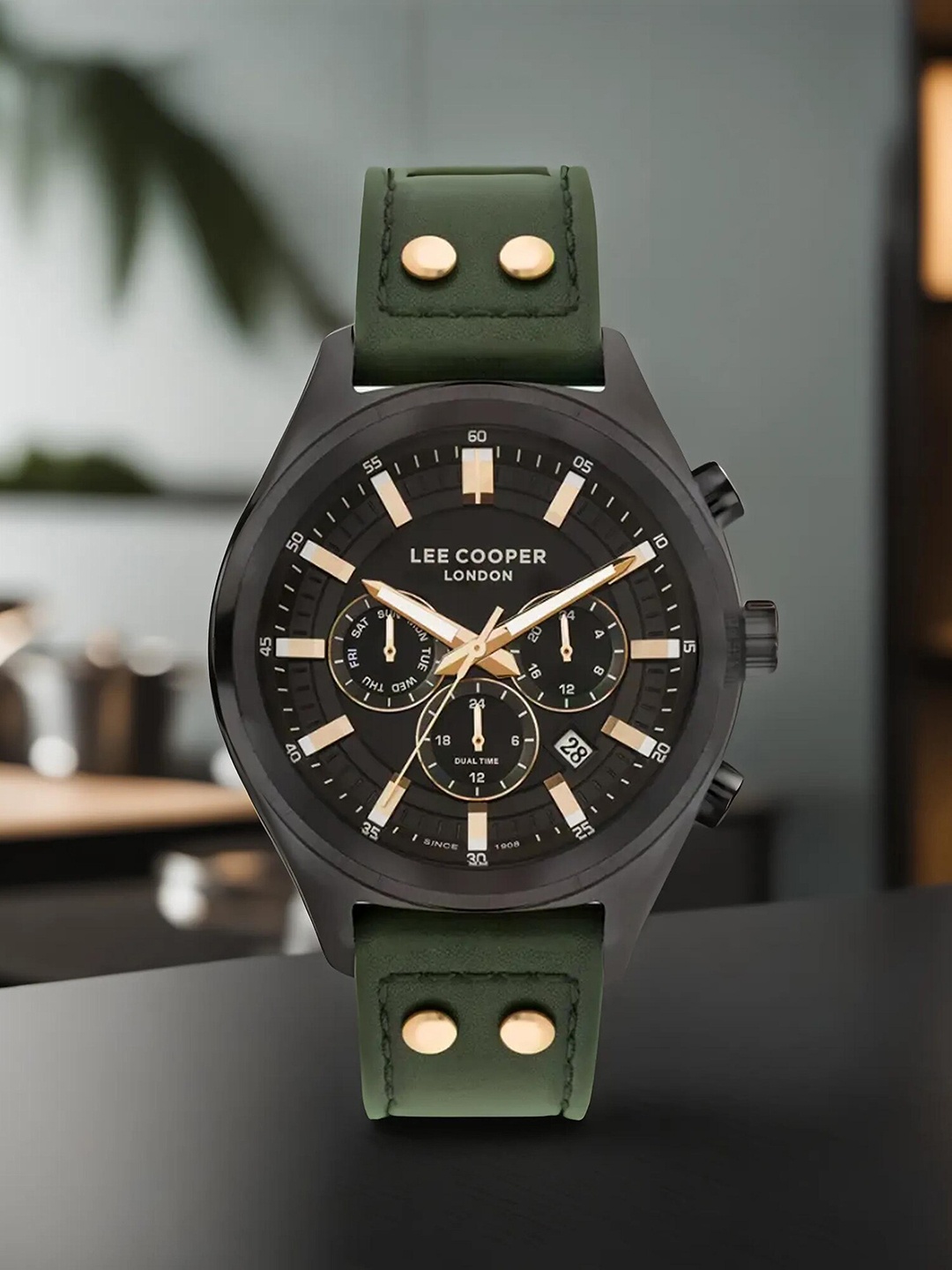 

Lee Cooper Men Leather Straps Analogue Watch LC07842.077, Green