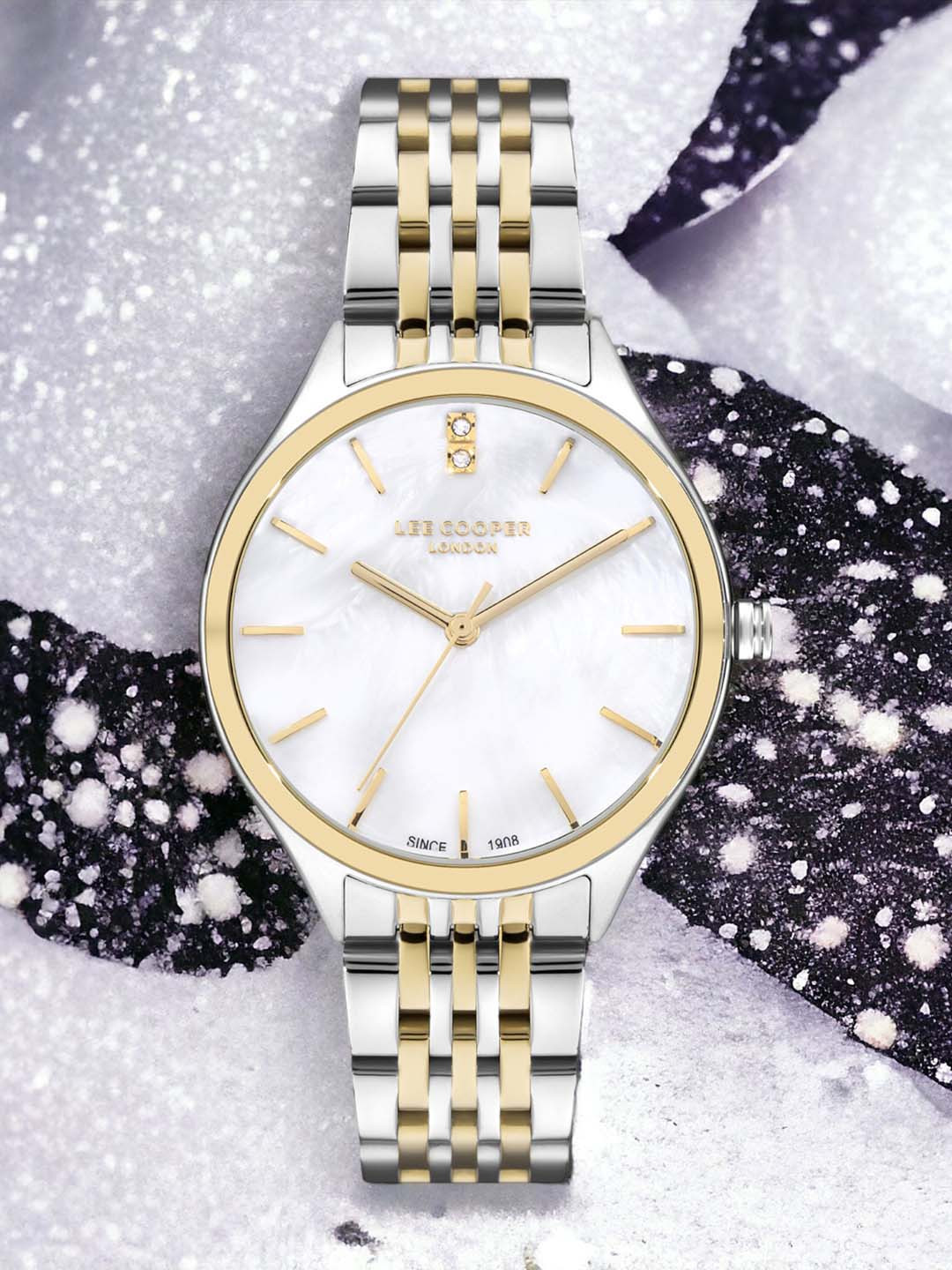 

Lee Cooper Women Stainless Steel Bracelet Style Straps Analogue Watch LC07821.220, Silver