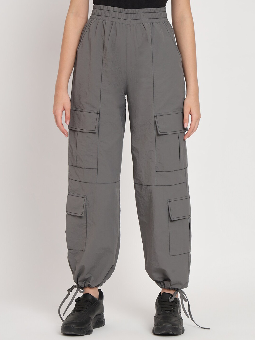 

VividArtsy Women Mid-Rise Tapered Fit Riveted Cargo Joggers, Grey