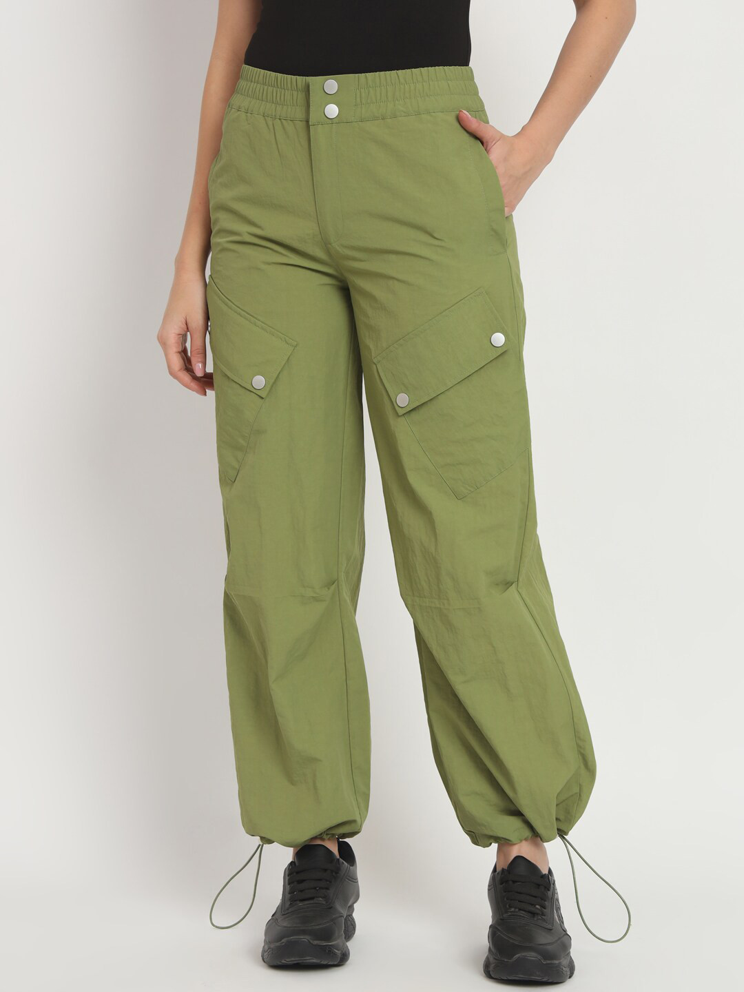 

VividArtsy Women Mid-Rise Tapered Fit Riveted Cargo Joggers, Green