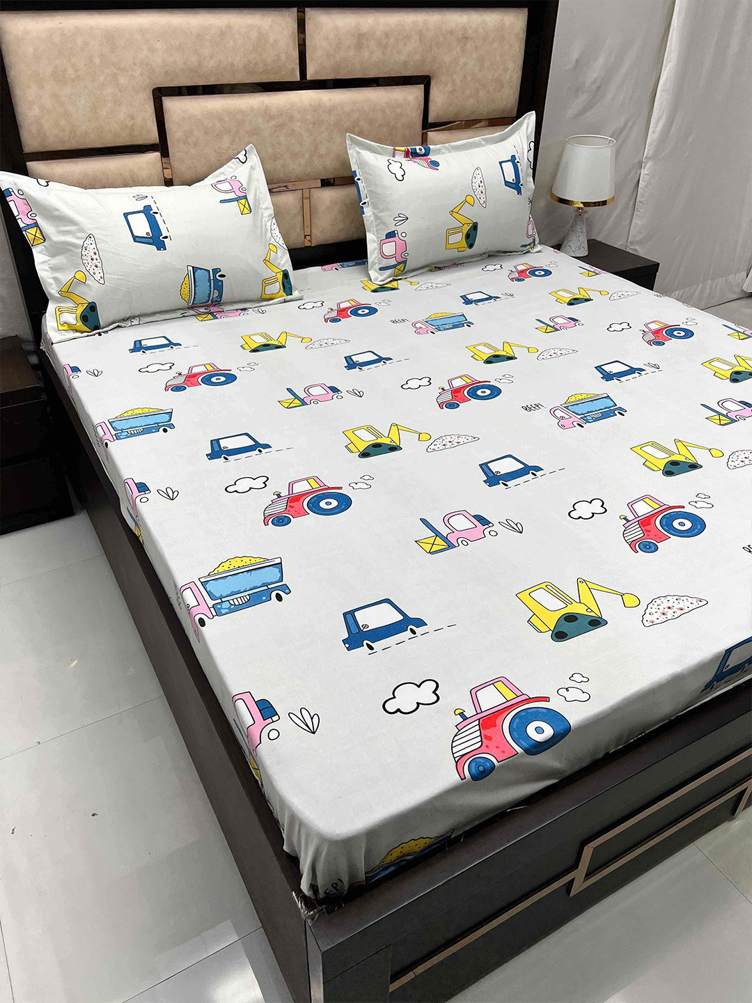

Pure Decor Wwhite & Blue Cotton Flat 300 TC Queen Bedsheet with 2 Pillow Covers, White