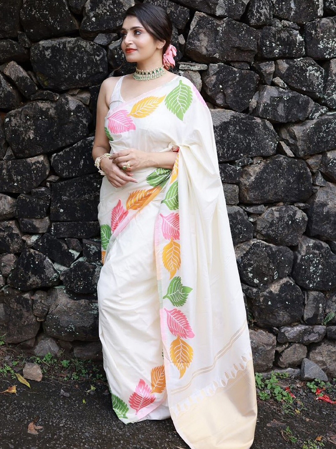 

Mitera White Floral Printed Zari Silk Saree