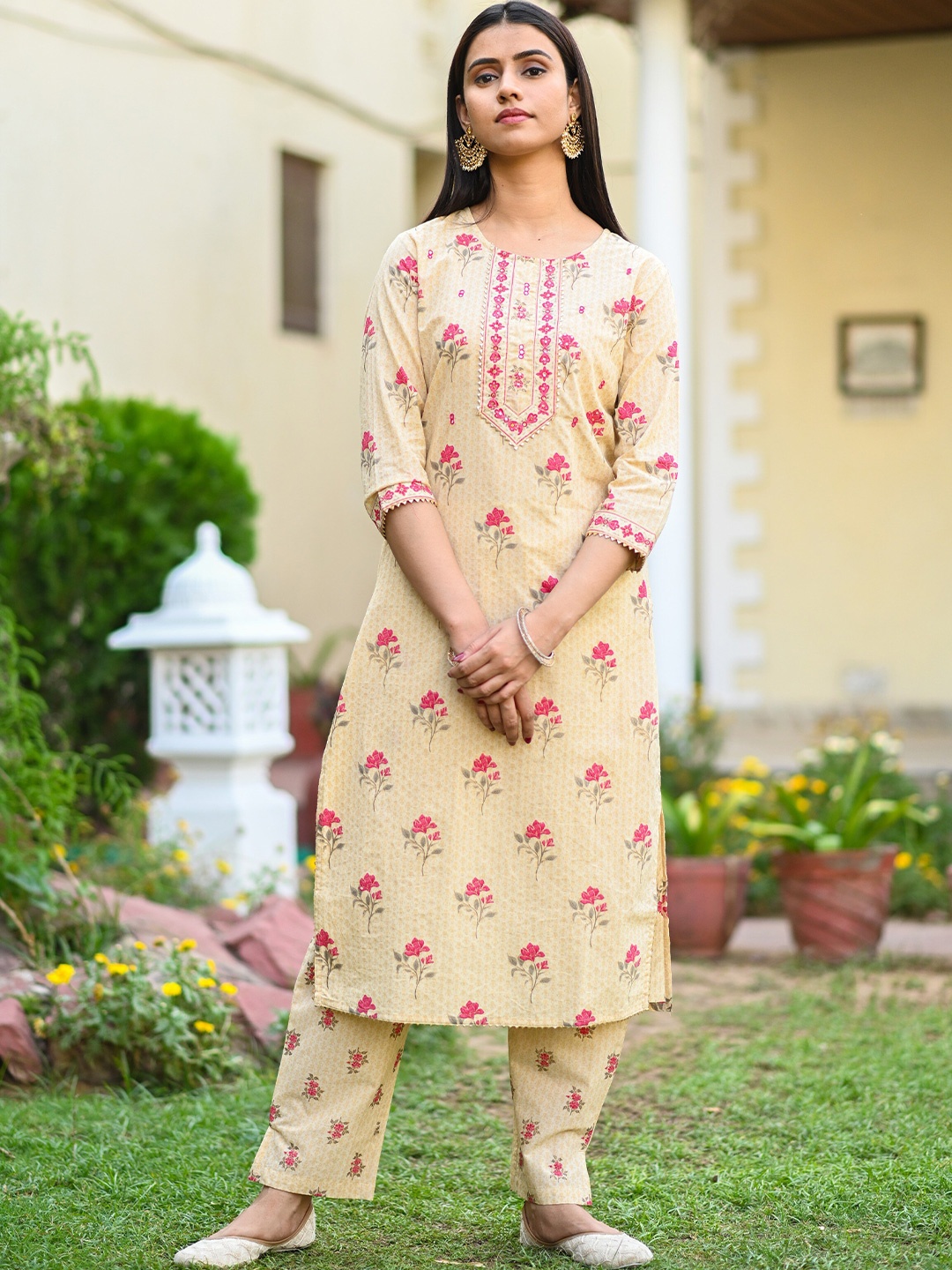 

BAESD Cream Coloured and Pink Printed Regular Thread Work Pure Cotton Kurta with Pant Set