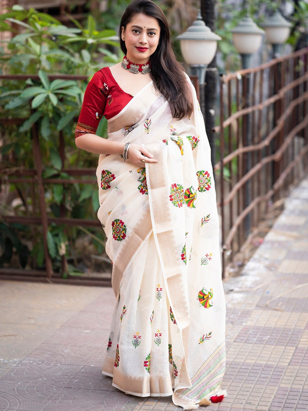 

Mitera White Floral Embroidered Zari Linen Saree