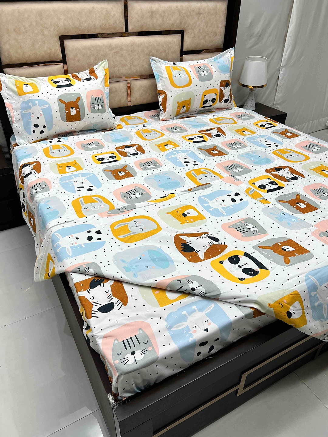 

Pure Decor White & Blue Cotton King Size Bedding Set 210TC