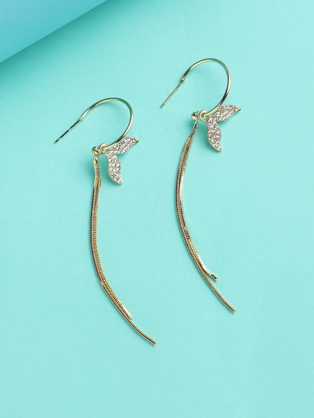 

DressBerry Gold-Plated Contemporary Drop Earrings