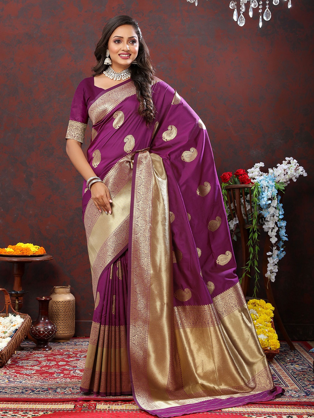 

ZIBLON Ethnic Motifs Woven Design Zari Art Silk Kanjeevaram Saree, Burgundy