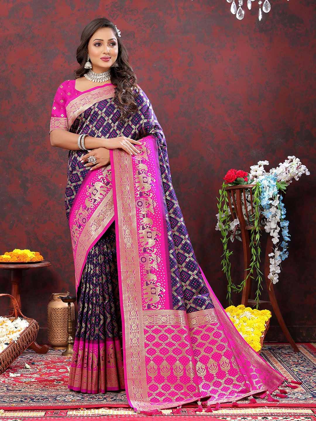 

ZIBLON Ethnic Motifs Woven Design Zari Art Silk Kanjeevaram Saree, Purple