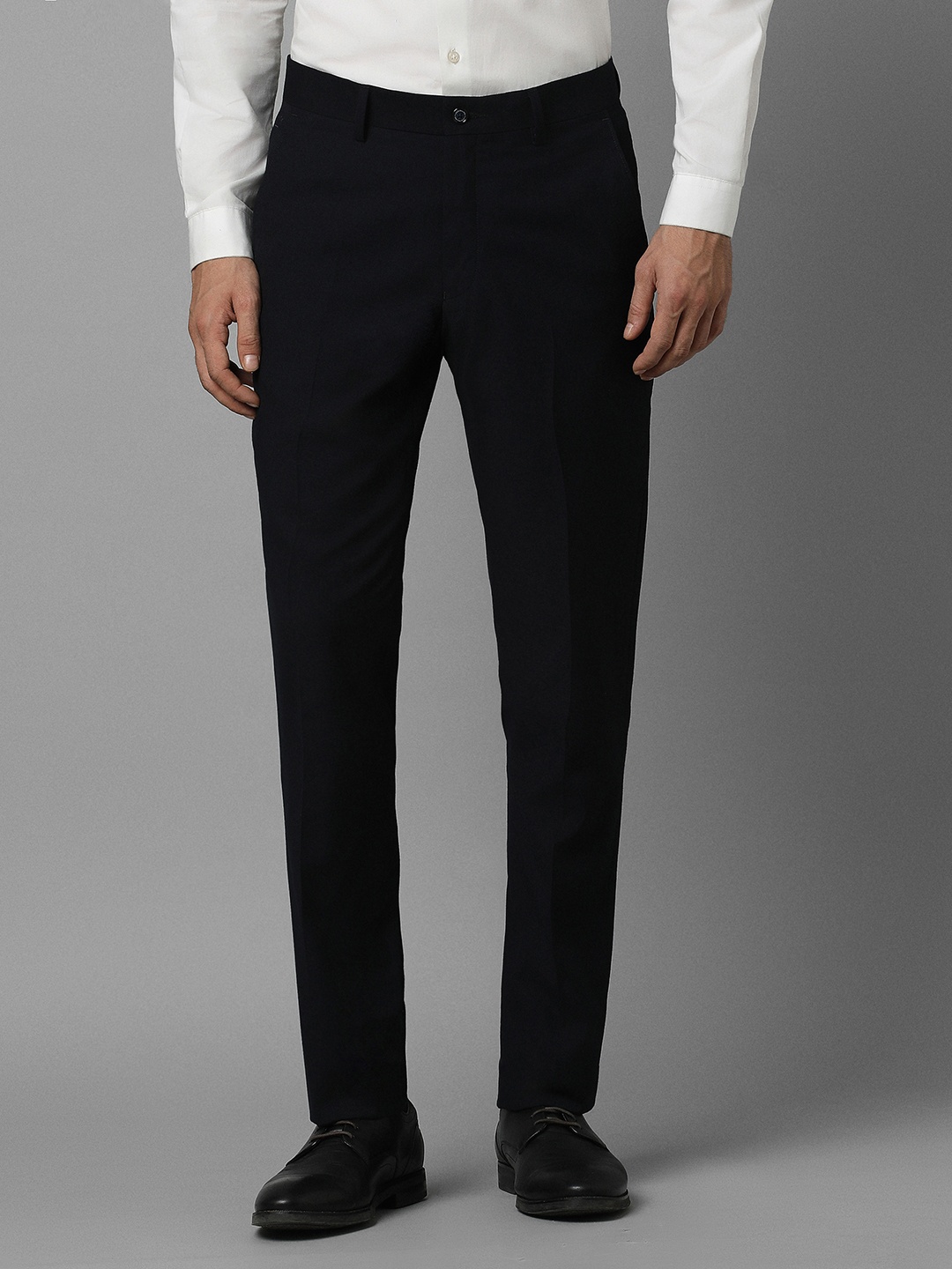 

Louis Philippe Men Slim Fit Mid-Rise Trousers, Black