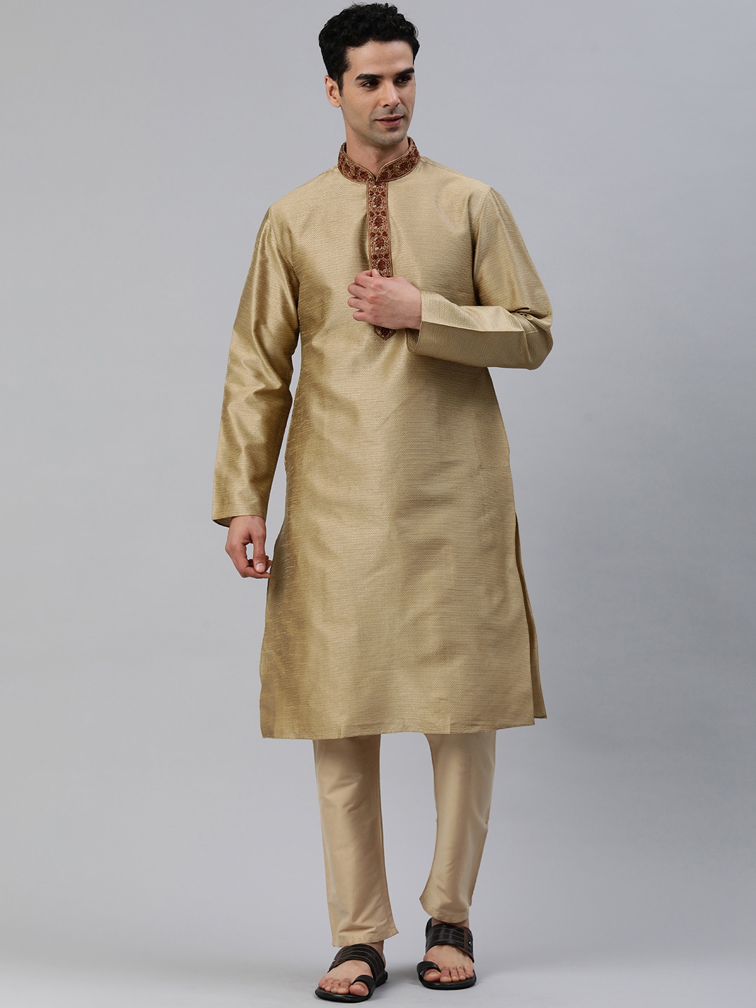 

Manthan Men Woven Design Zari Kurta, Beige