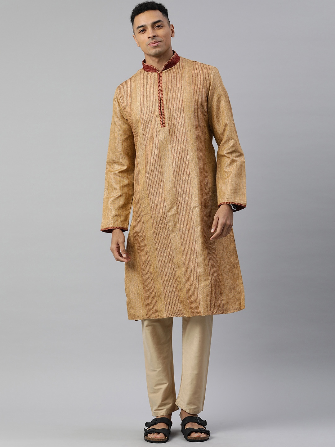 

Manthan Men Woven Design Kantha Work Kurta, Brown
