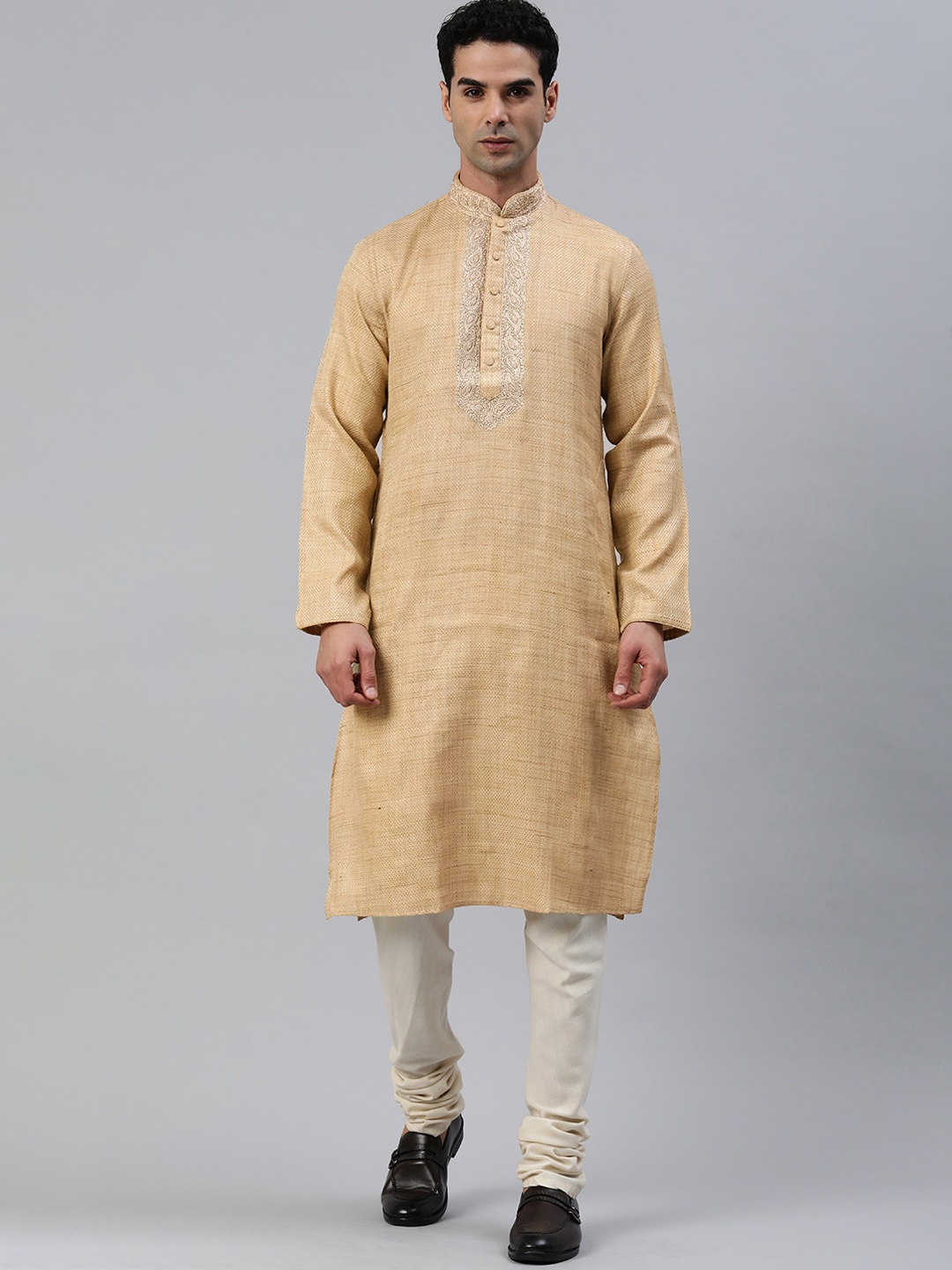 

Manthan Men Woven Design Zari Kurta, Beige