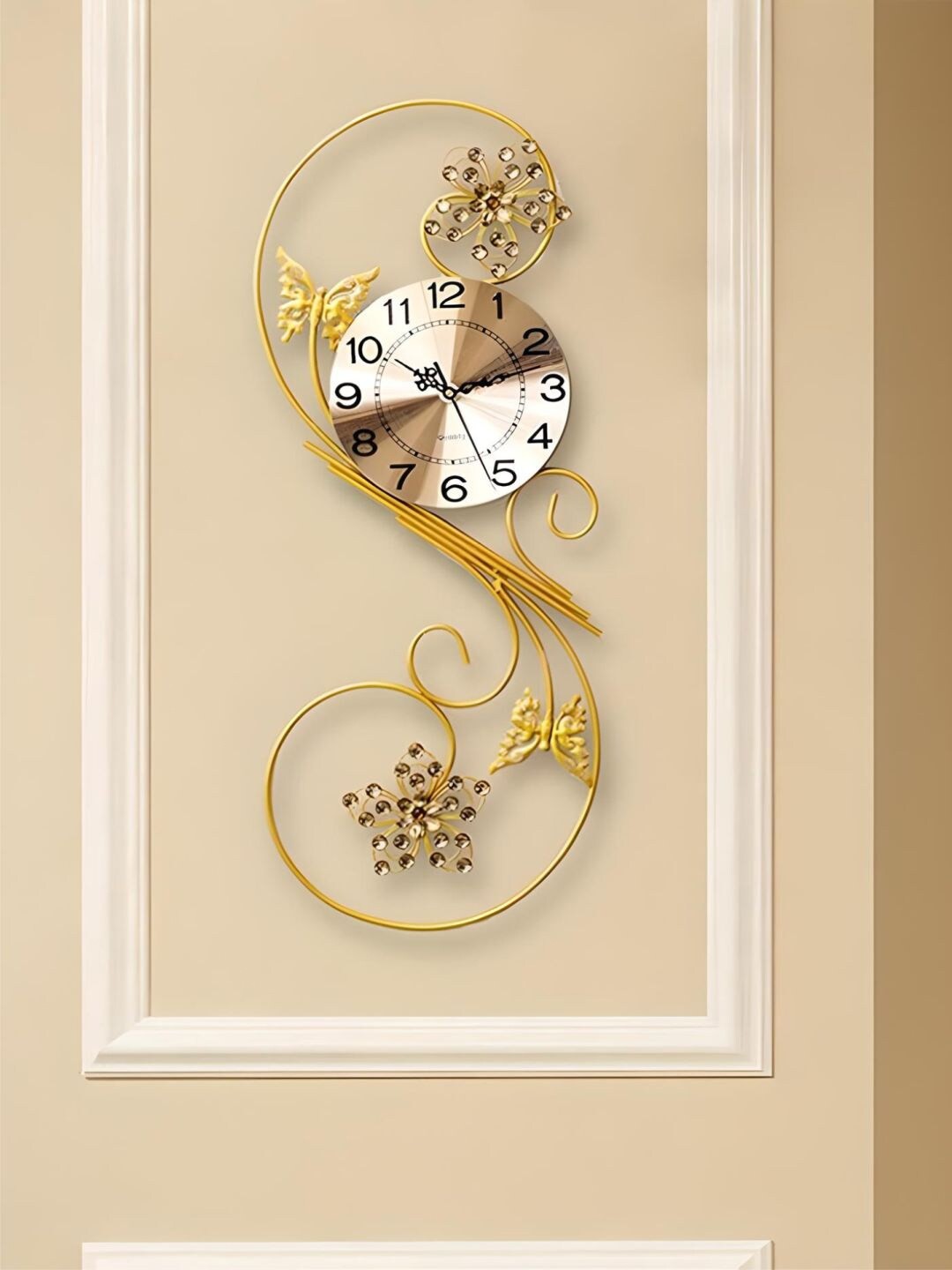 

The Art House Gold Toned & Black Textured Abstract Shaped Contemporary Wall Clock