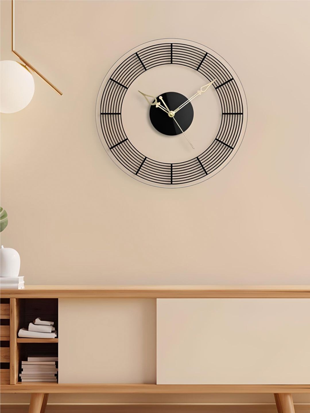 

The Art House Black Round Shaped Metal Wall Clock, White