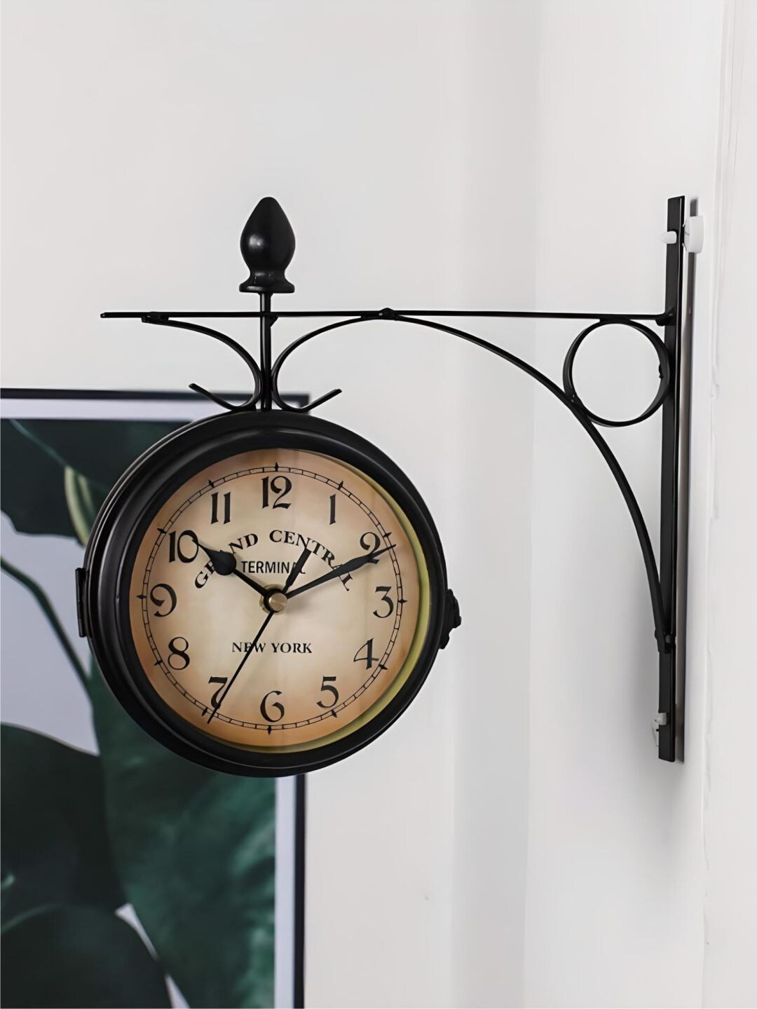 

The Art House Black Round Shaped Metal Wall Clock, Brown