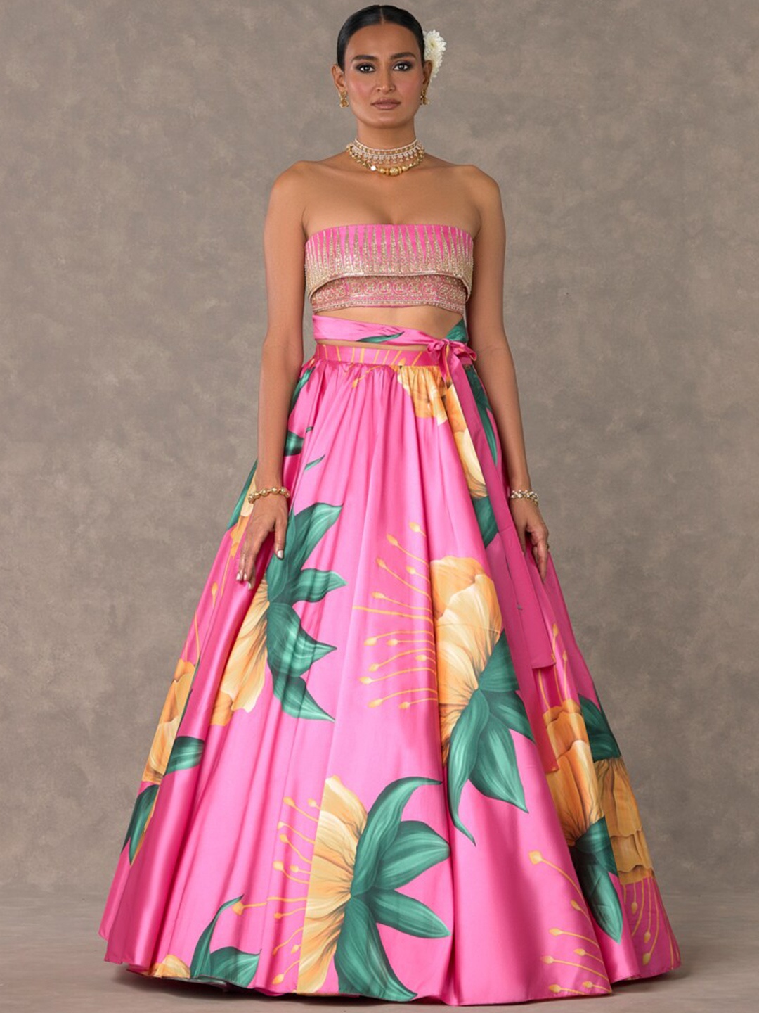 

Masaba Embellished Off-Shoulder Top With Flared Skirts Co-Ords, Pink