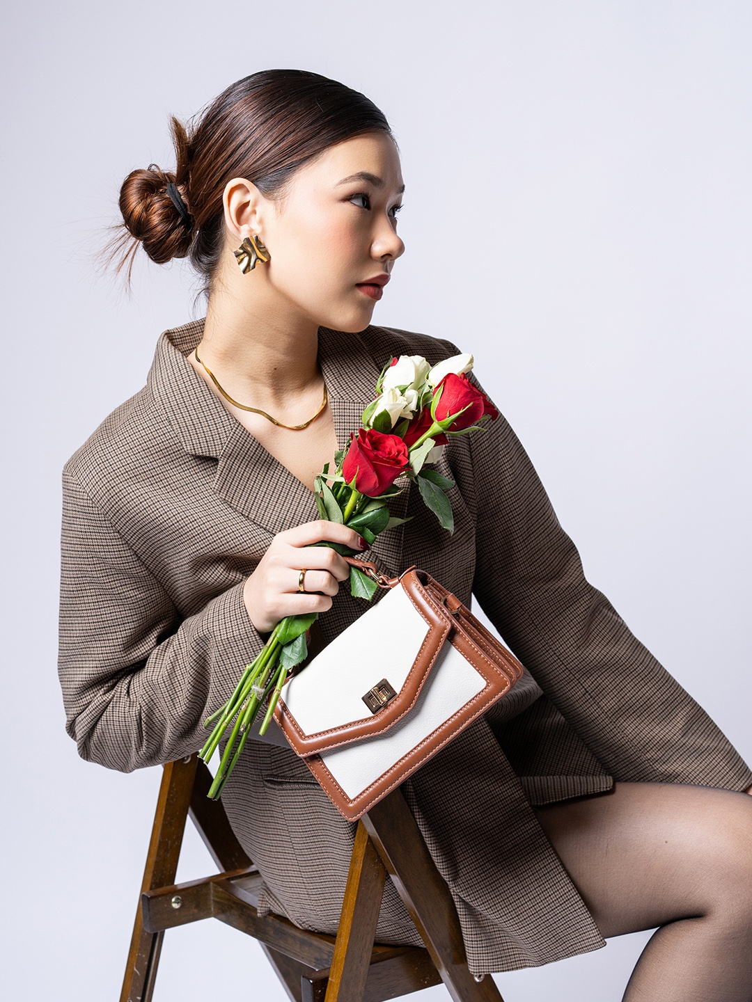 

Eske Colourblocked Structured Leather Handheld Bag, Cream